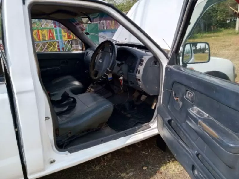 Nissan PickUp   - 2011