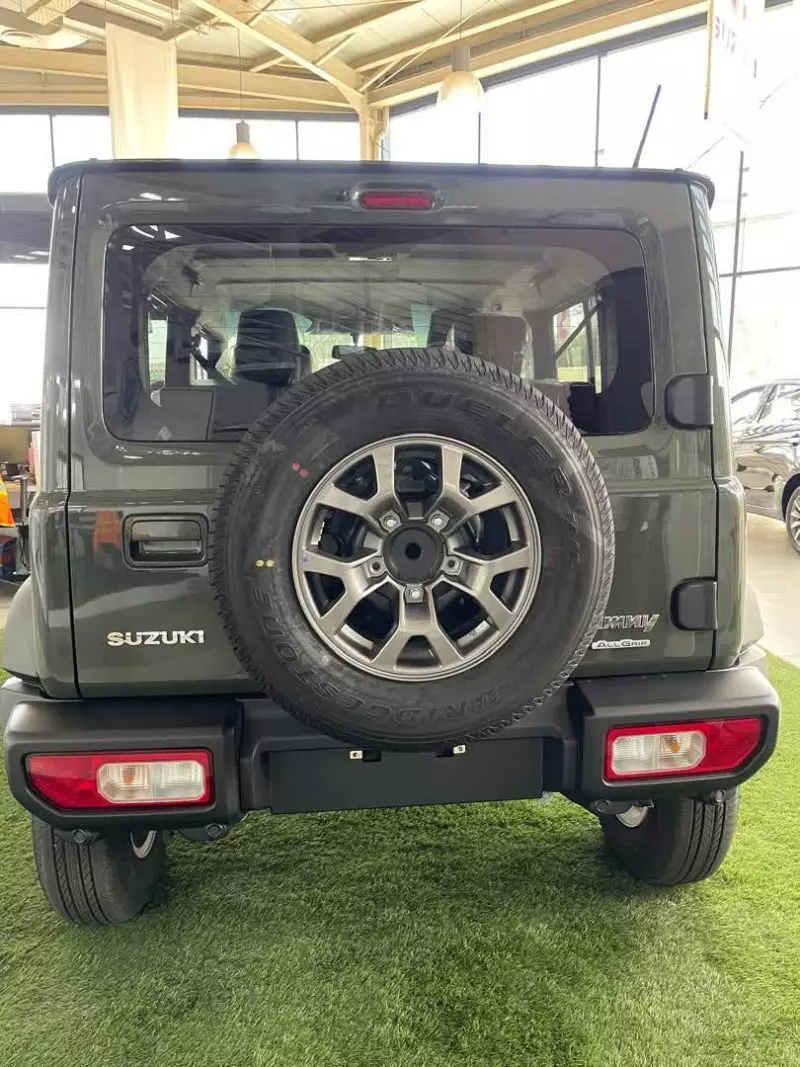 SUZUKI Jimny - 2025