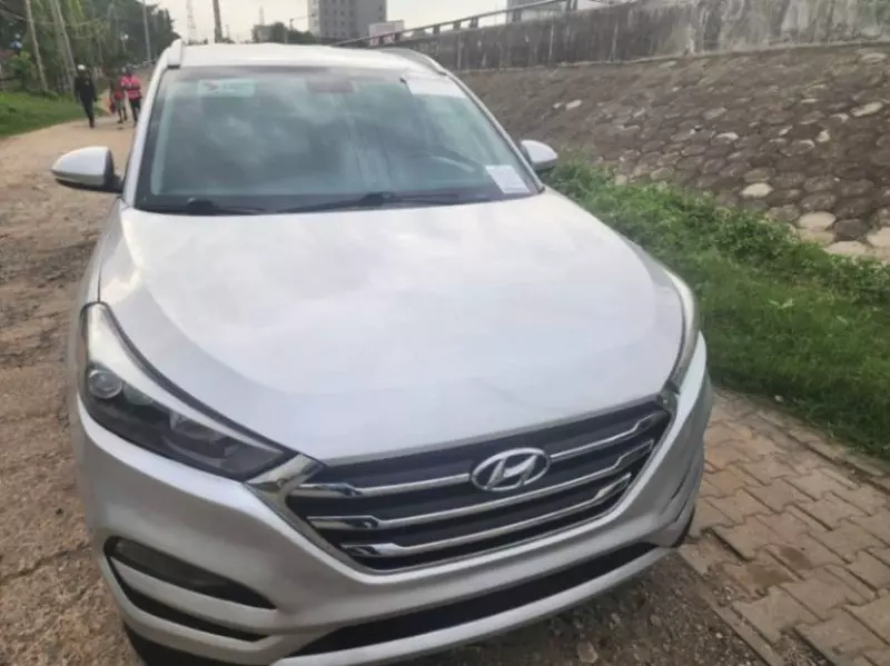 Hyundai Tucson   - 2017