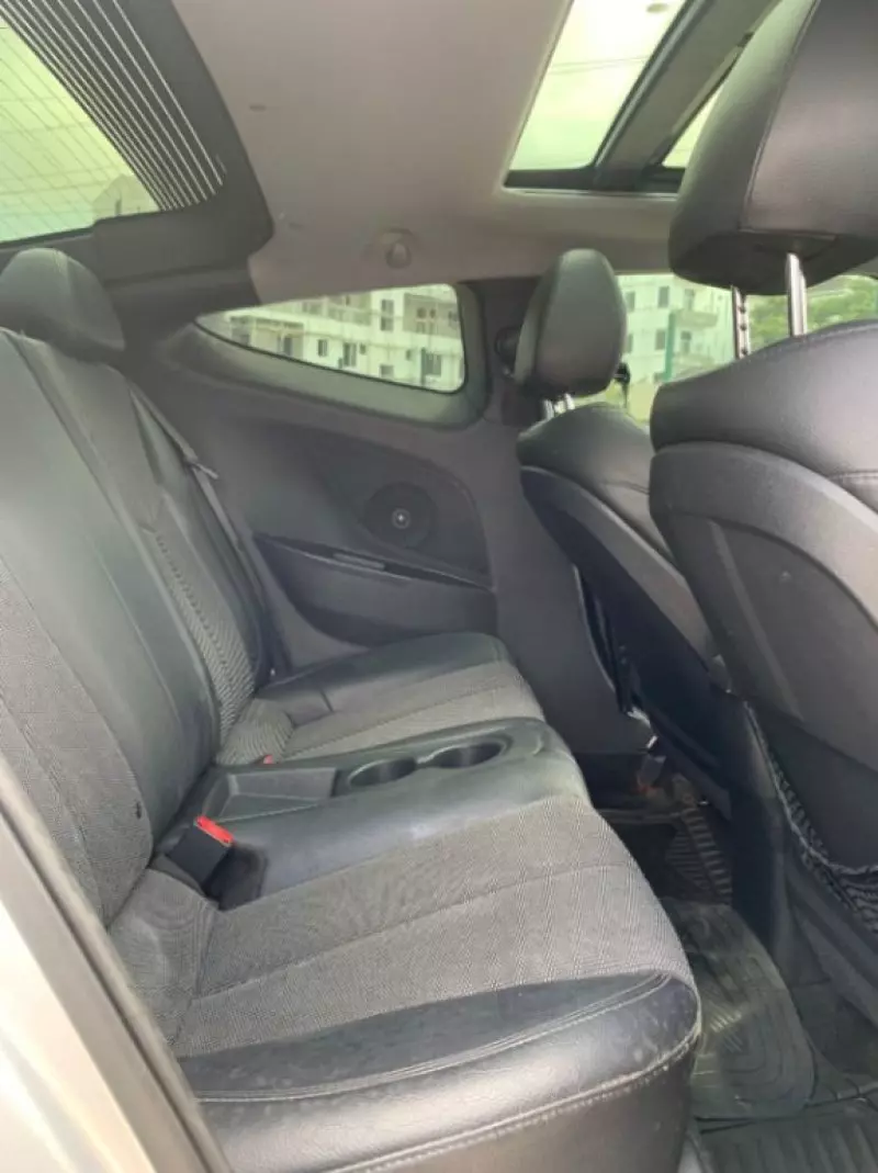 Hyundai Veloster   -
