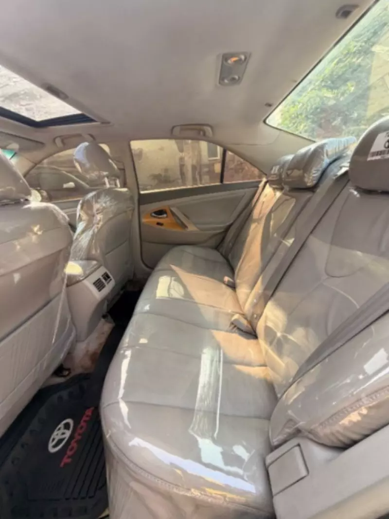 Toyota Camry   - 2012