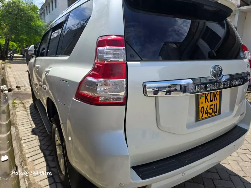 Toyota Land Cruiser Prado   - 2015