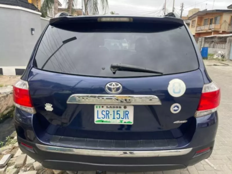 Toyota Highlander   - 2011