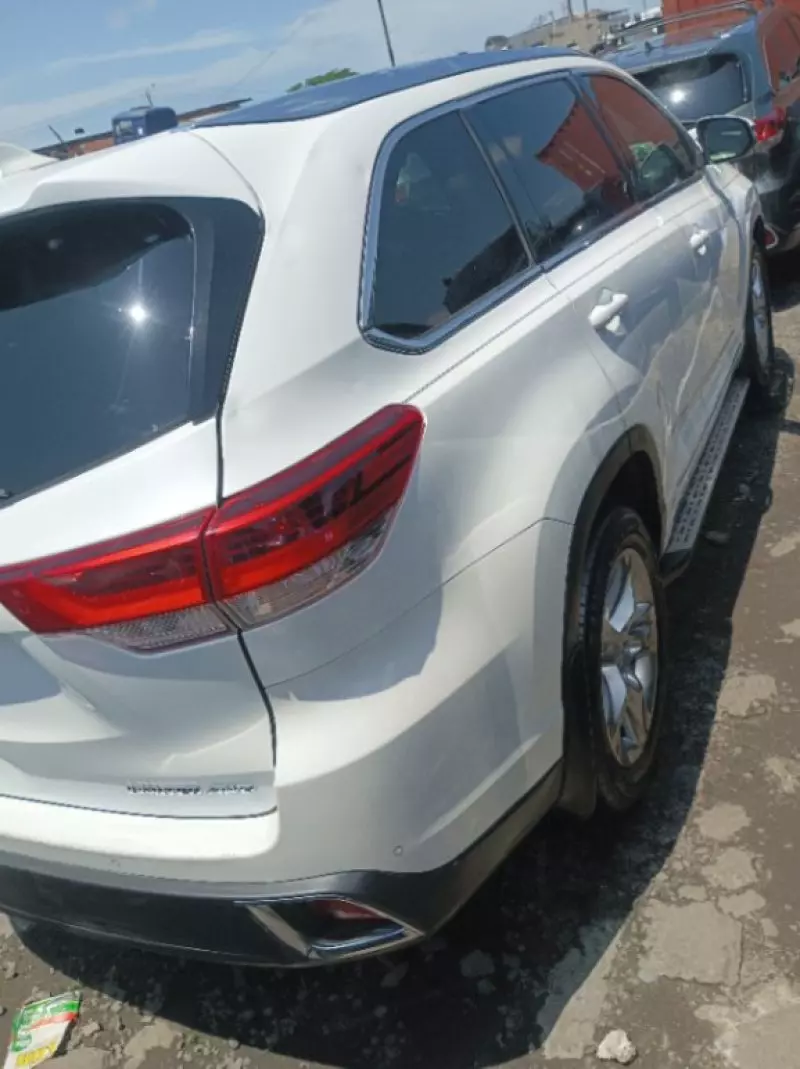 Toyota Highlander   - 2018