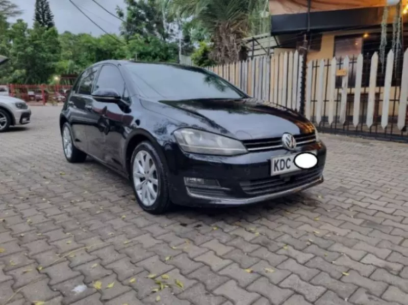 Volkswagen Golf   - 2014