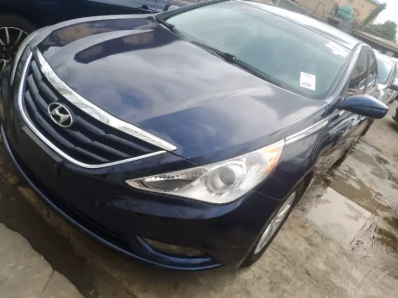 Hyundai Sonata   - 2013