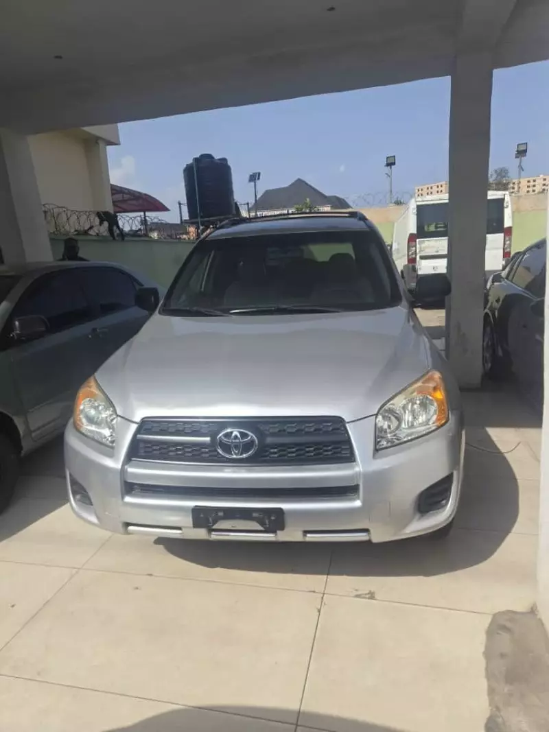 Toyota RAV4   - 2010