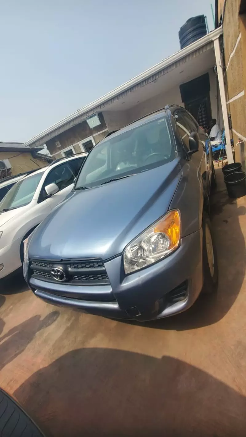 Toyota RAV 4   - 2011
