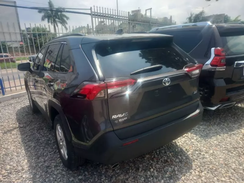 Toyota RAV 4   - 2021
