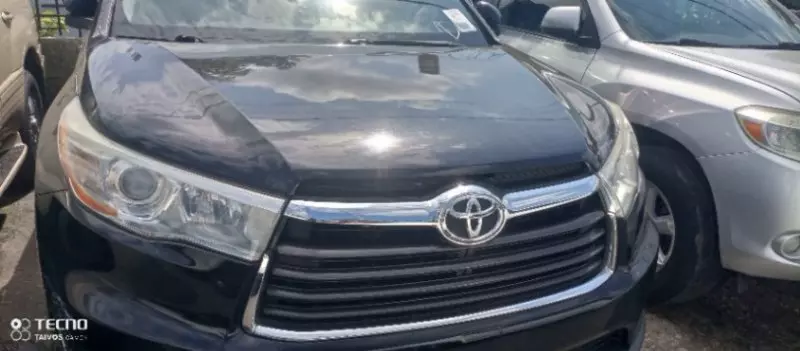 Toyota Highlander   - 2016