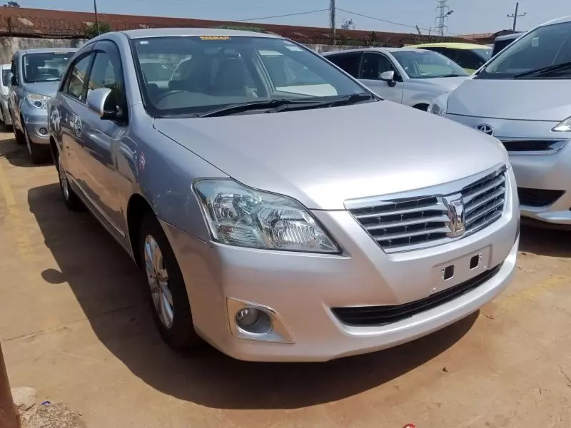 Toyota Premio    - 2012