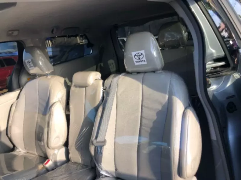 Toyota Sienna   - 2013