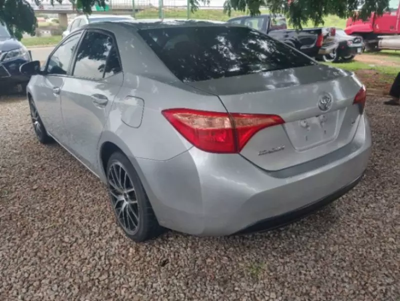 Toyota Corolla   - 2016