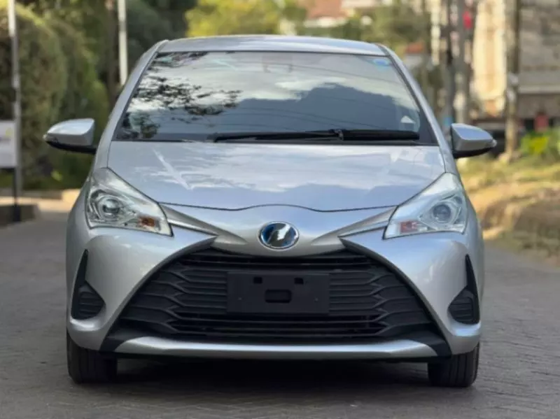 Toyota Vitz   - 2018
