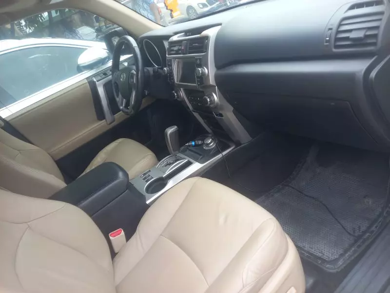 Toyota 4-Runner   - 2011