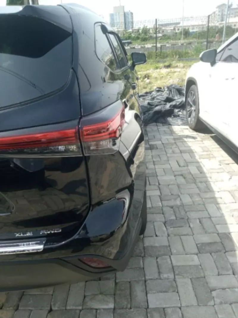 Toyota Highlander   - 2020