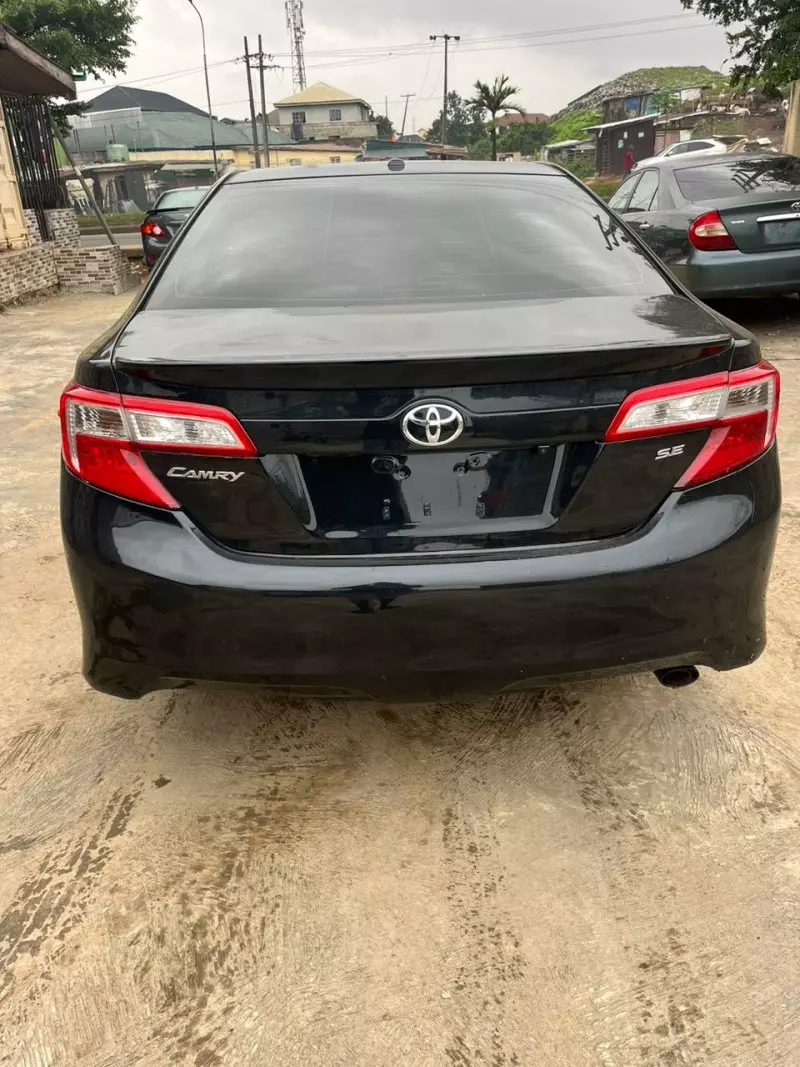 Toyota Camry   - 2012