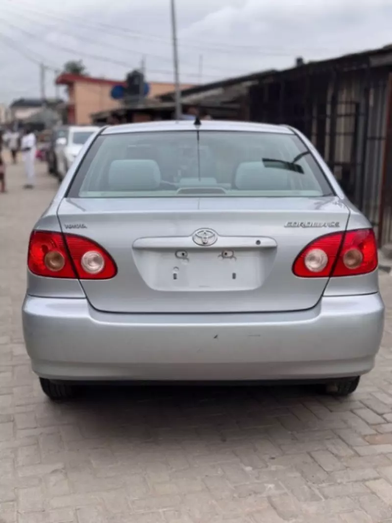 Toyota corolla   - 2006