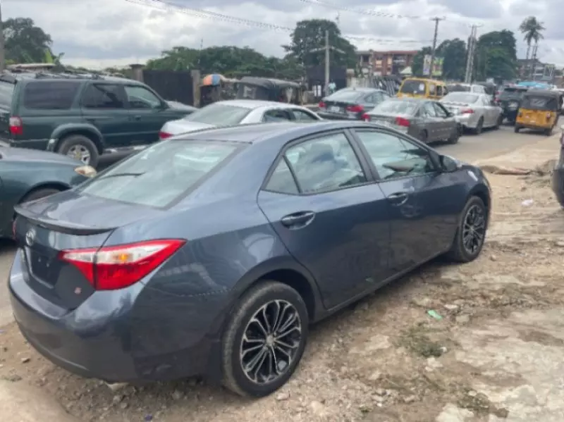 Toyota corolla   - 2014
