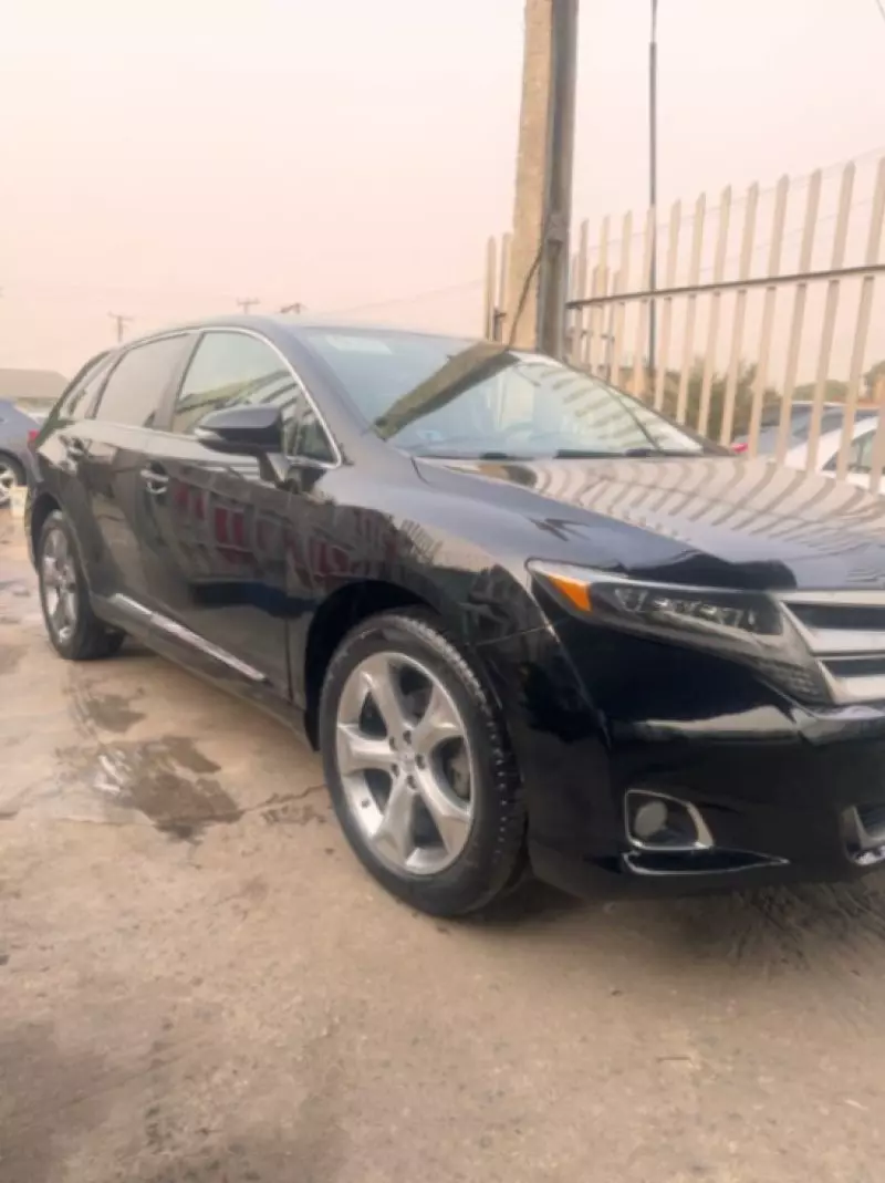 Toyota Venza   - 2014
