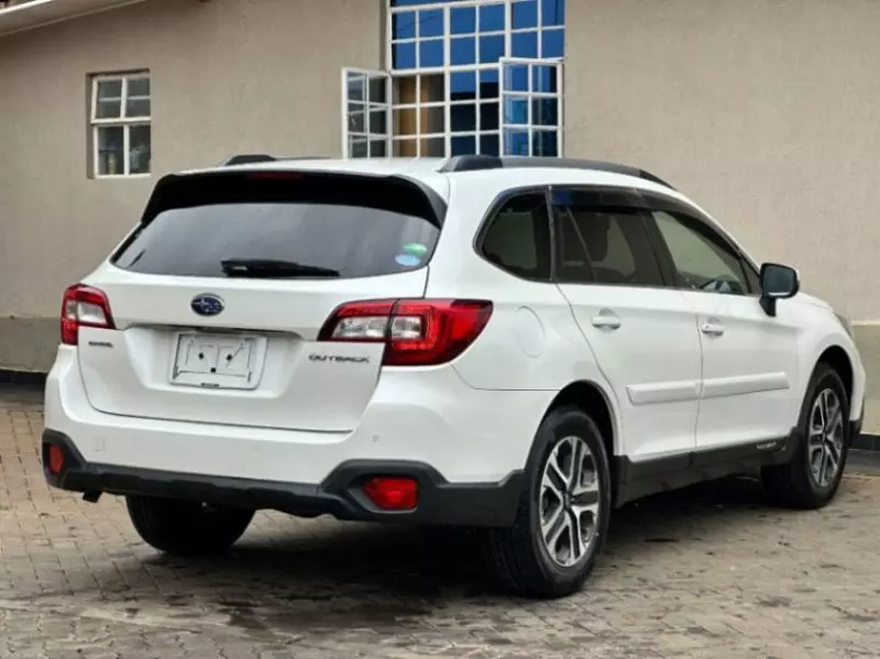 Subaru Outback   - 2019