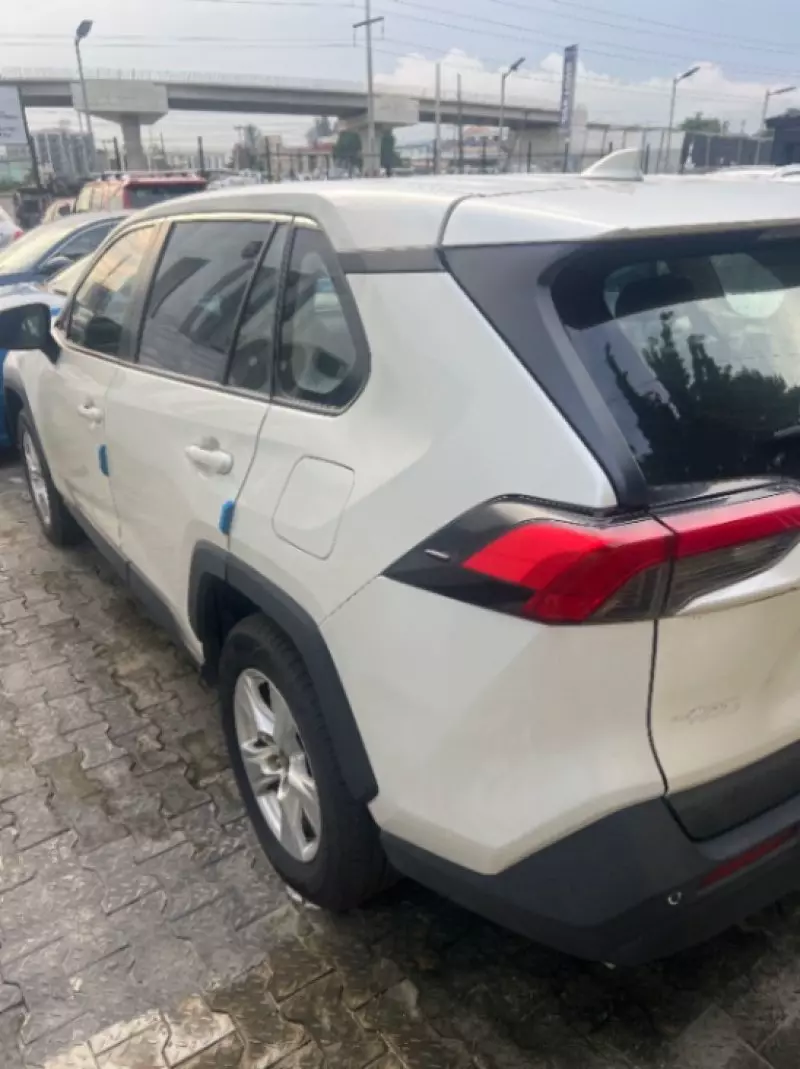 Toyota Rav4   - 2021