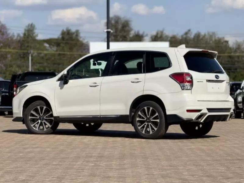 Subaru Forester   - 2017