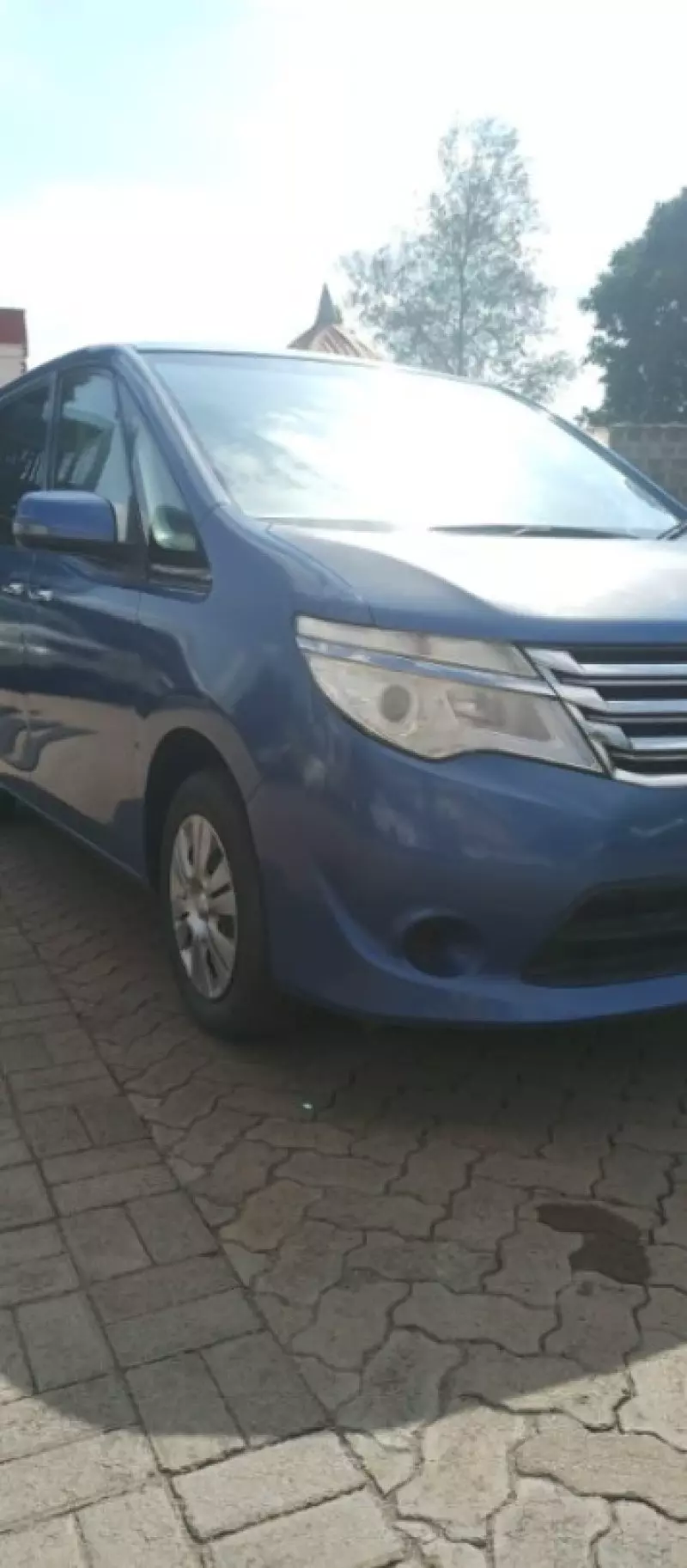 Nissan Serena   - 2018