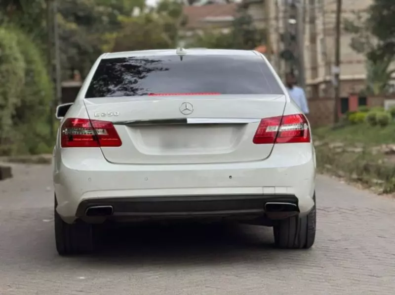 Mercedes-Benz E 250   - 2012