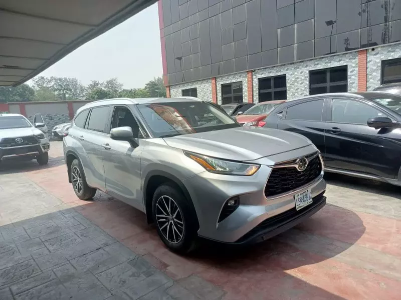 Toyota Highlander   - 2023