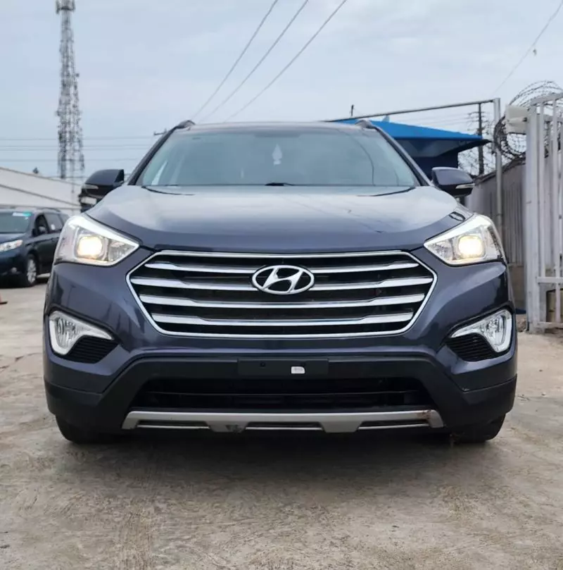 Hyundai Santa Fe   - 2014