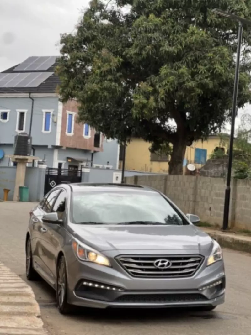 Hyundai Sonata   - 2016
