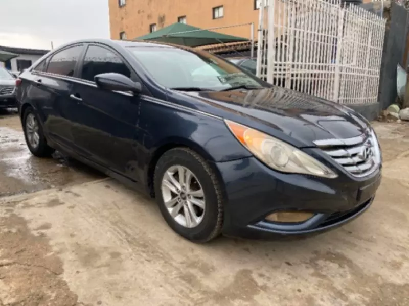 Hyundai Sonata   - 2011