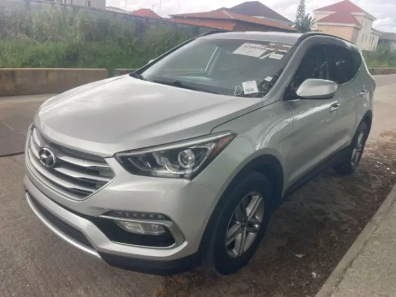 Hyundai Santa Fe   - 2017