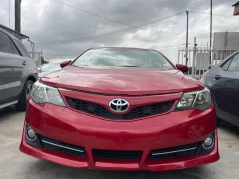 Toyota camry   - 2014