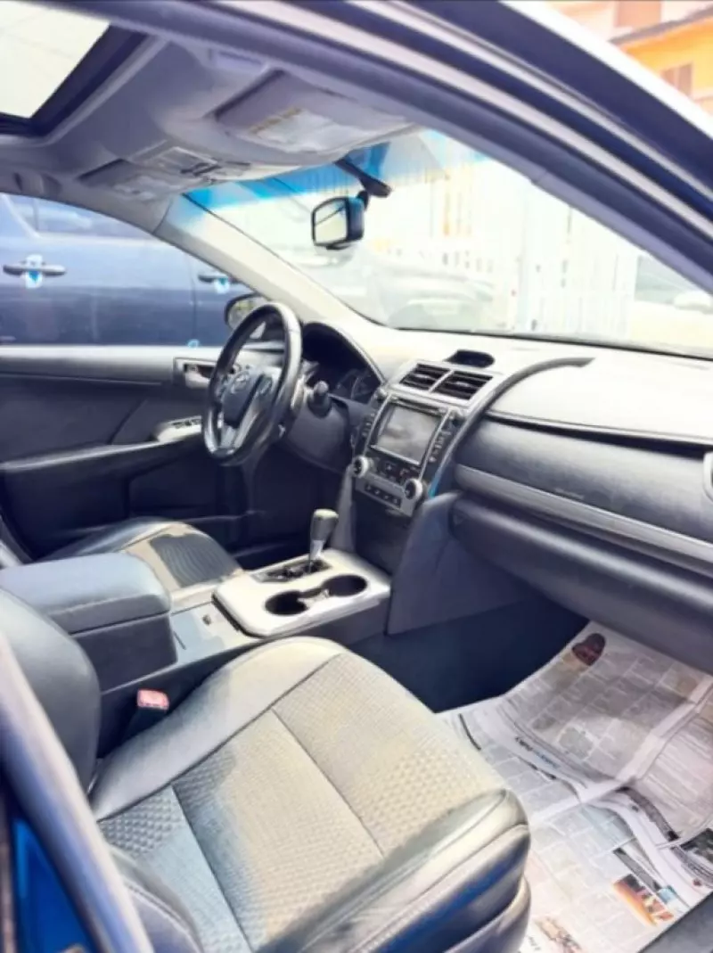Toyota Camry   - 2014