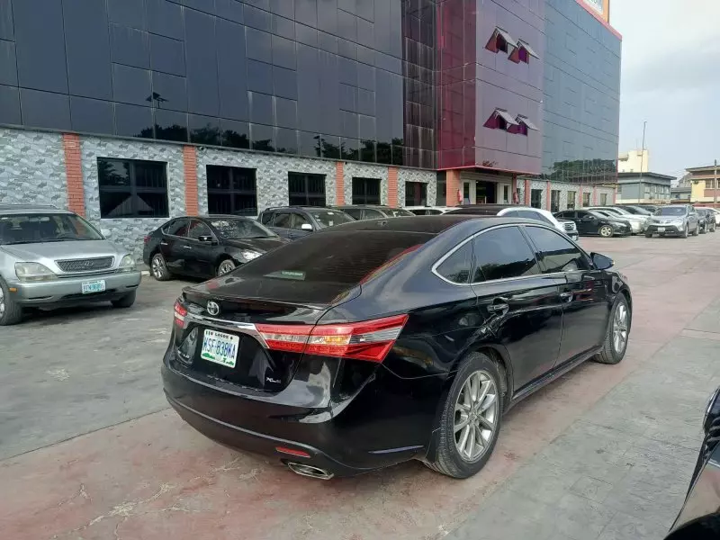 Toyota Avalon   - 2015