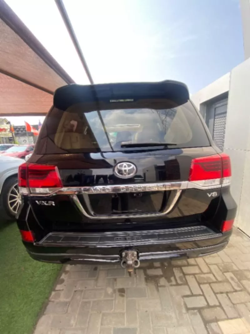 Toyota Land Cruiser   - 2016