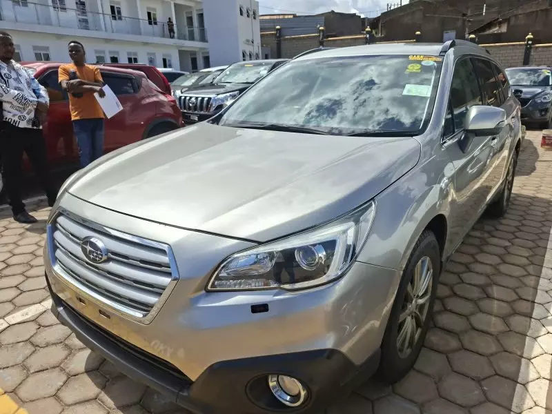 Subaru Outback   - 2016