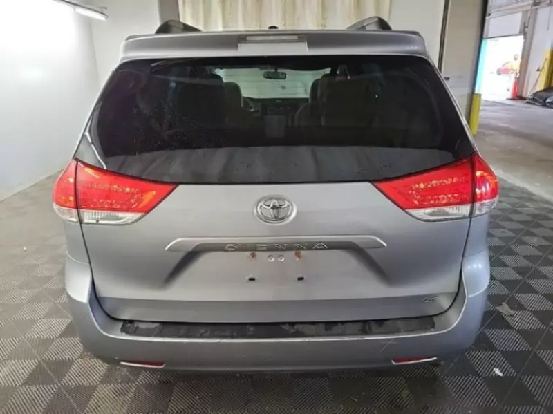 Toyota Sienna   - 2012