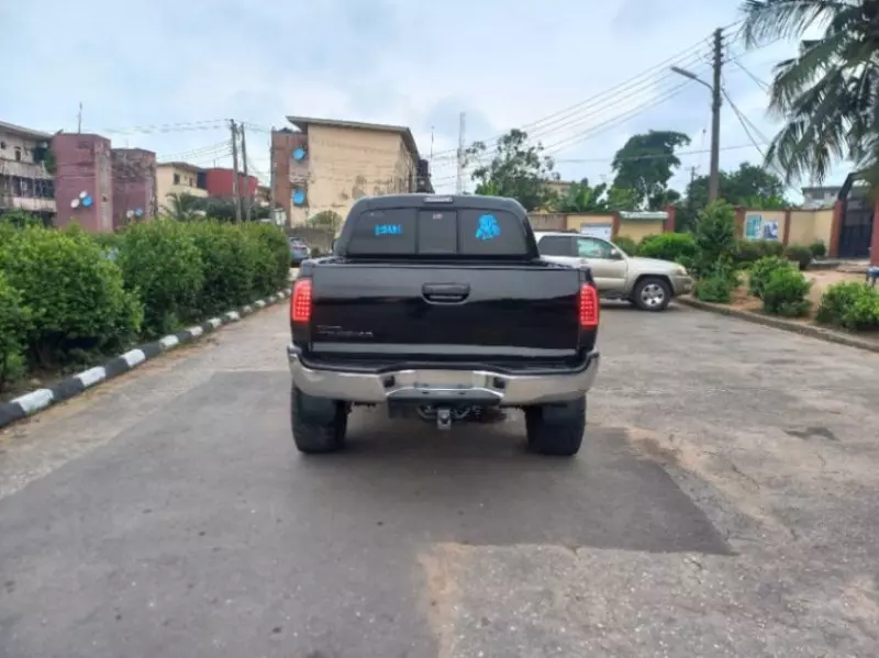 Toyota Tacoma   - 2009