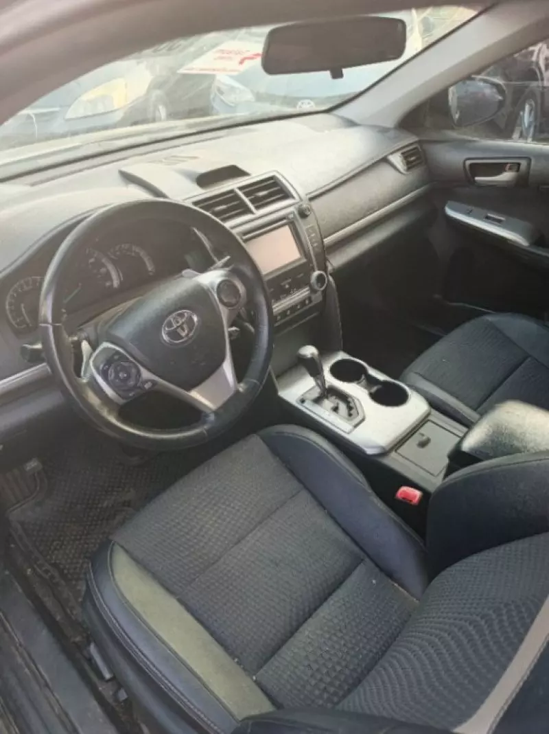 Toyota Camry   - 2014