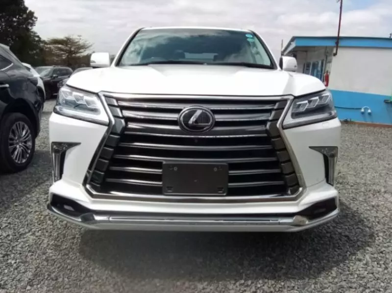 Lexus LX 570   - 2018