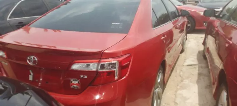 Toyota Camry   - 2012