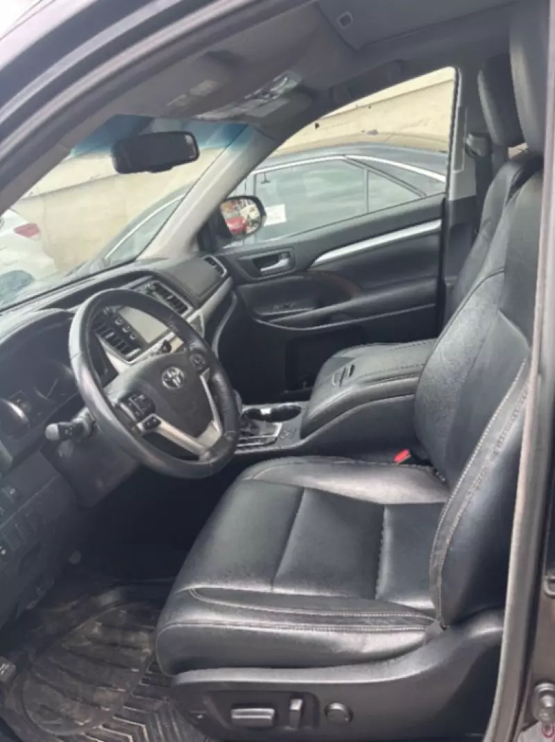 Toyota Highlander   - 2015