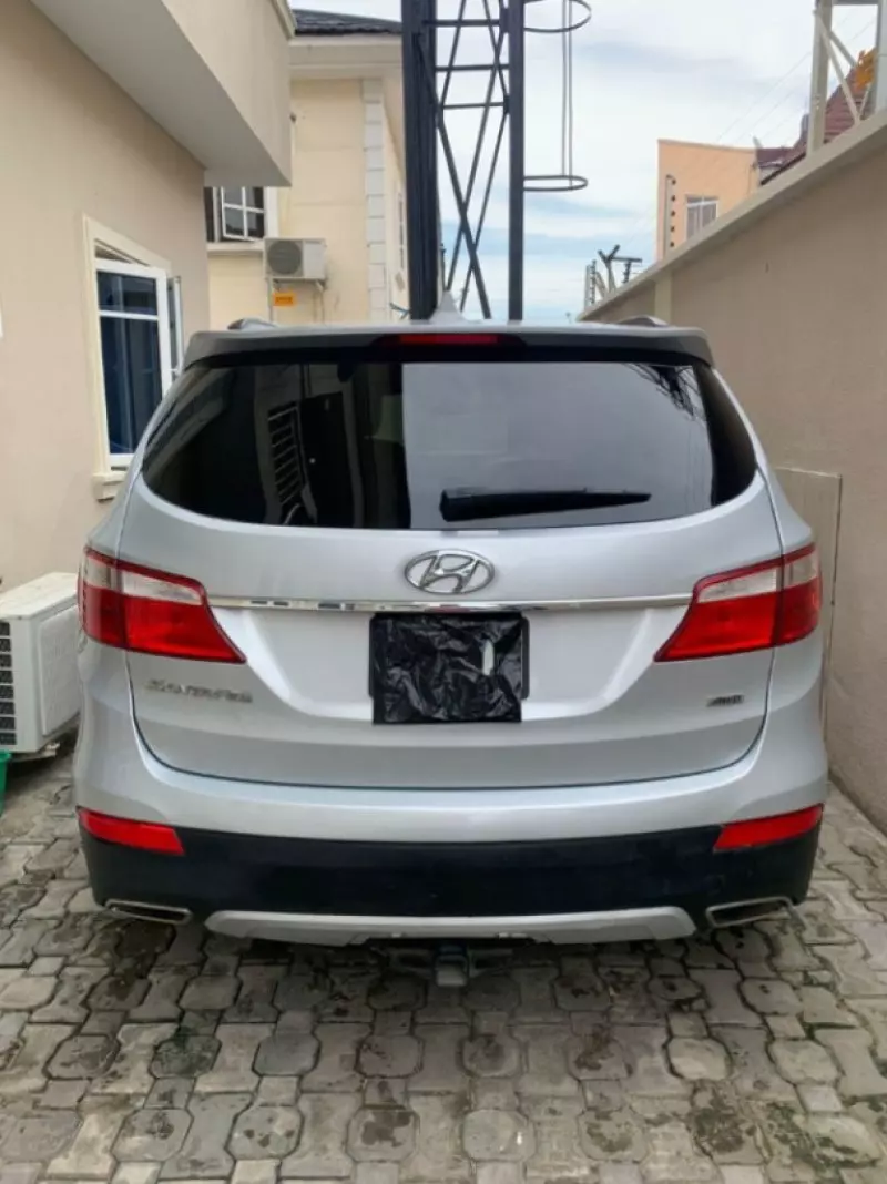 Hyundai Santa FE   - 2014