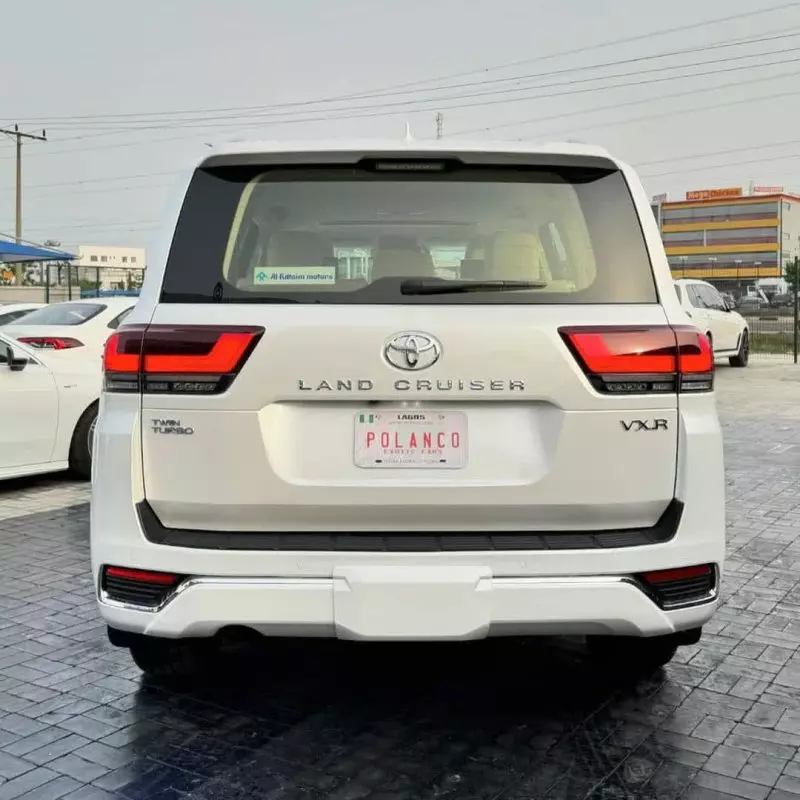 Toyota  Land Cruiser VXR V8   - 2023