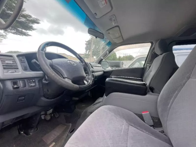 Toyota Hiace   - 2014