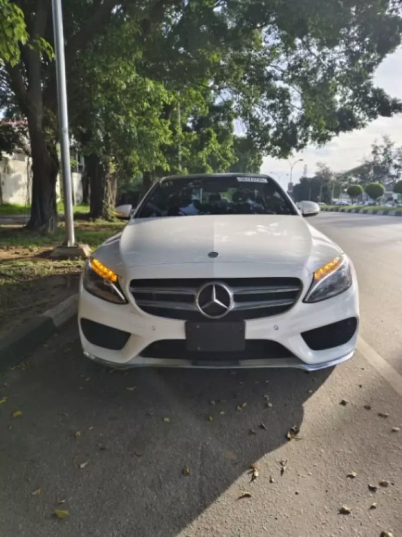 Mercedes-Benz C400