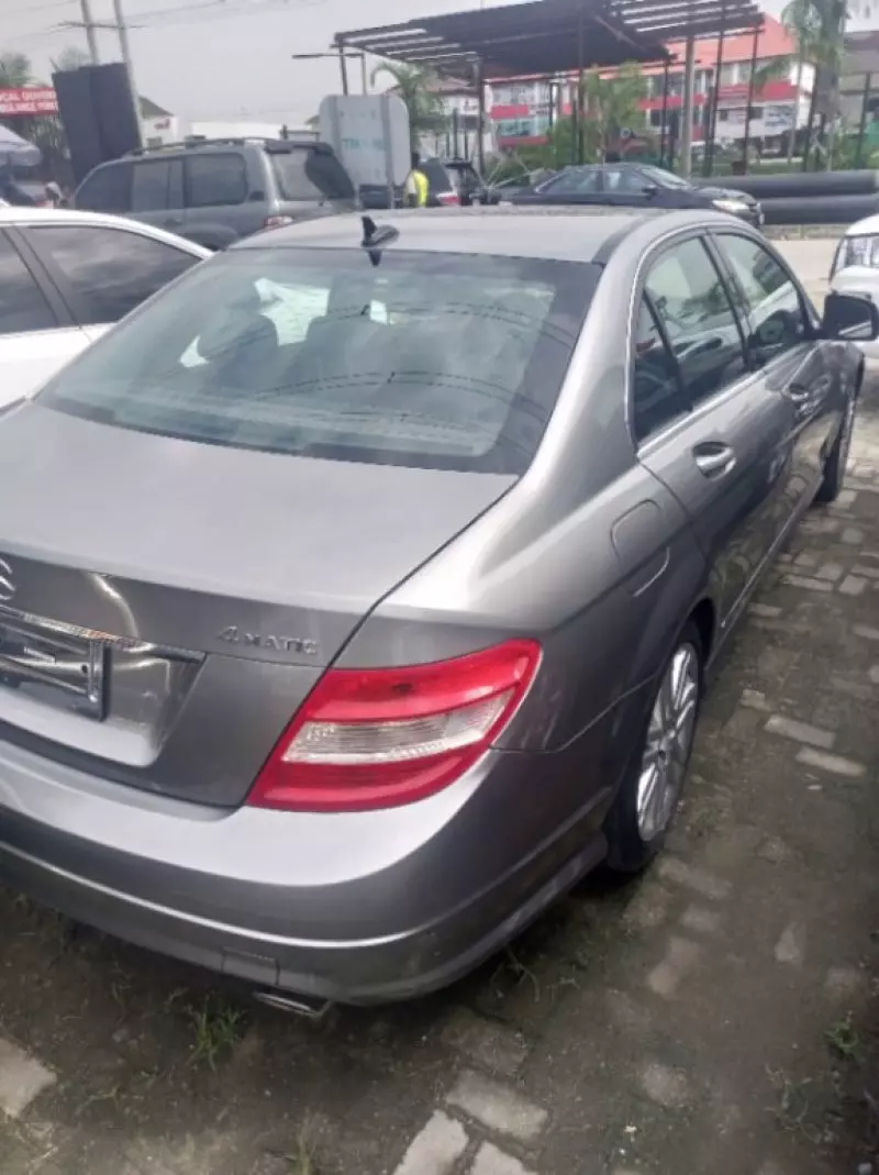 Mercedes-Benz C 300   - 2009